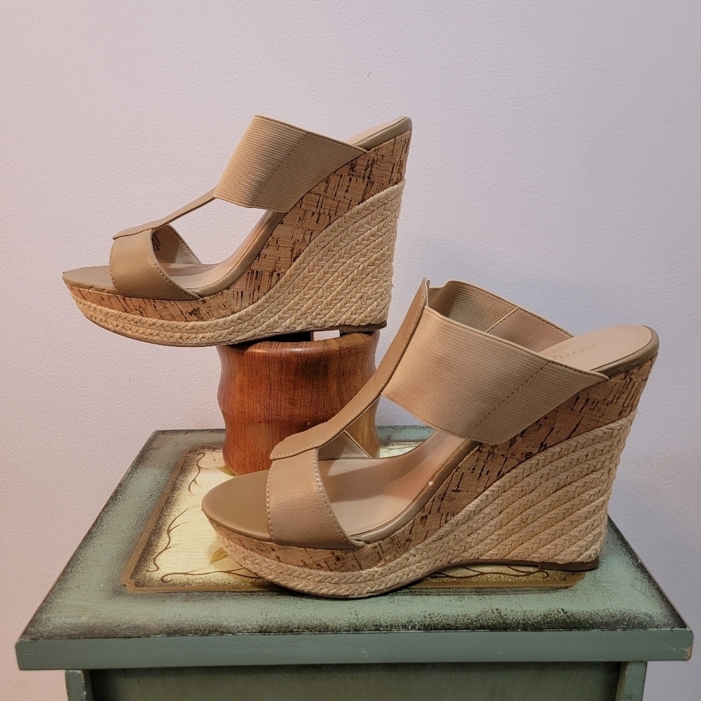 Charles by Charles David Tan Leather T Straps Size 9.5 - Picture 3 of 12